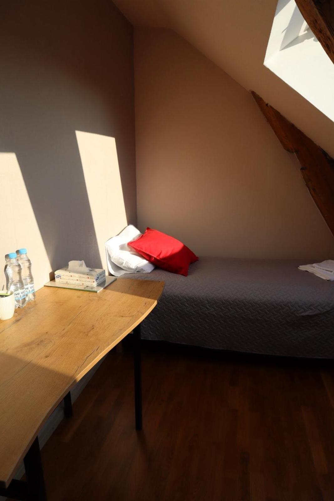 Viesnica Kandava Extérieur photo