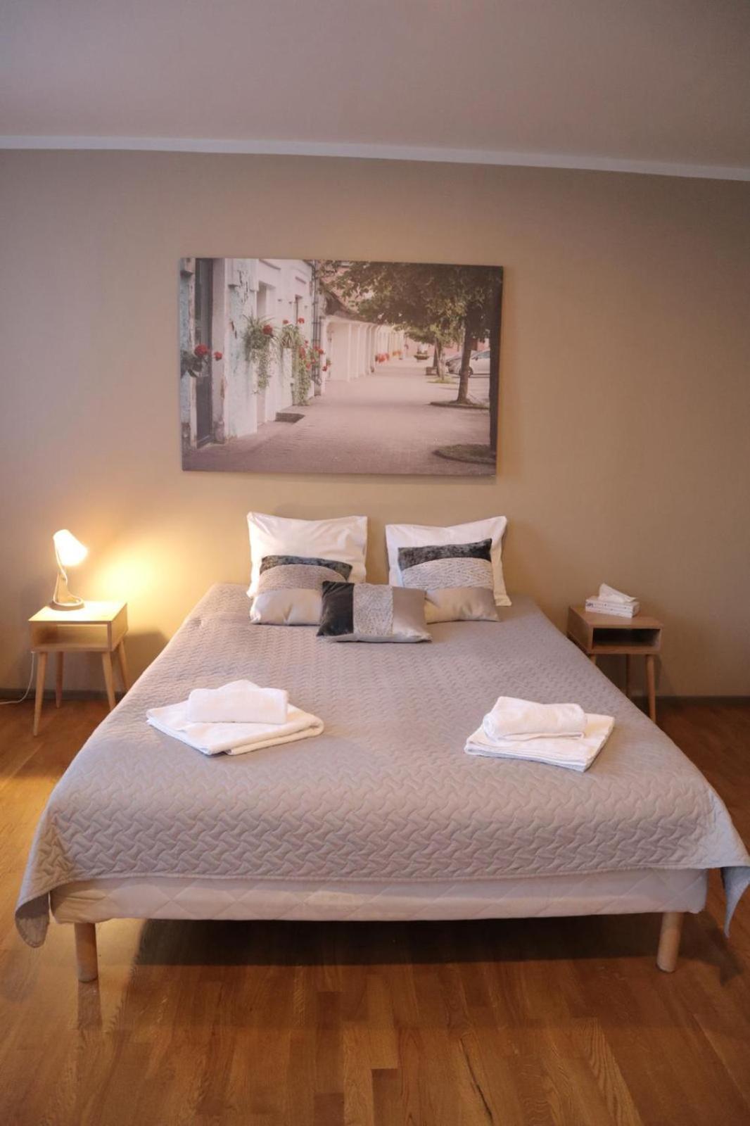 Viesnica Kandava Extérieur photo